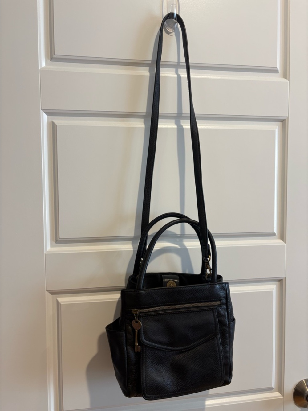 Fossil Black Pebbled Leather Crossbody Bag with Key Charm - Picture 2 of 12